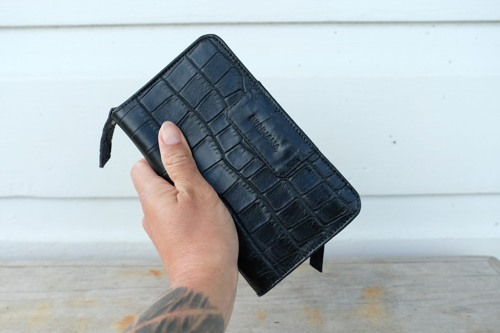 Ahaura wallet croc front